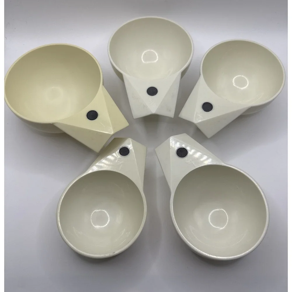 Vintage Crown Corning Beige  Magnetic Measuring Cup Set of 5